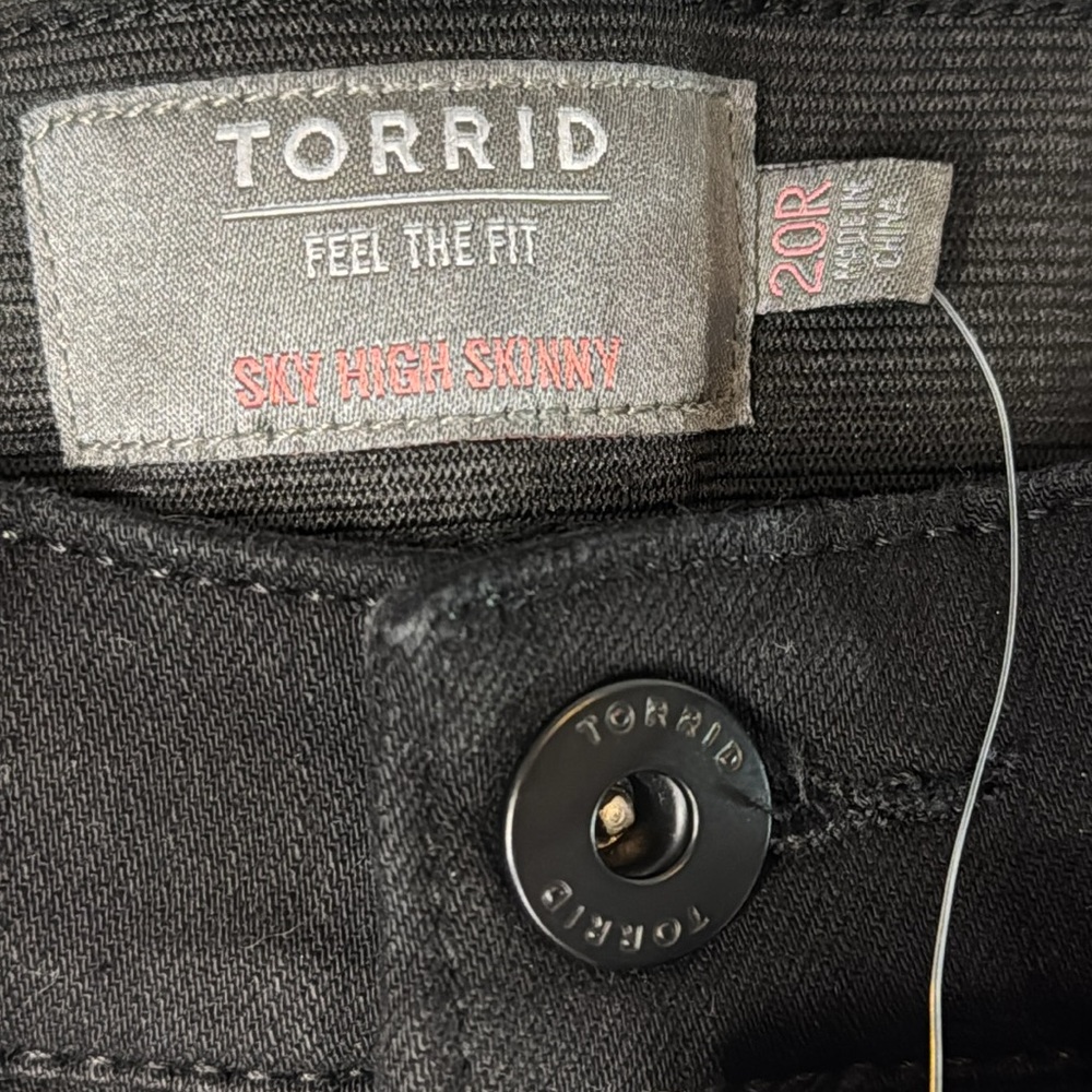 Torrid Jeans Black Skinny High Rise Distressed Stretch in Size 20 NWT - Picture 16 of 16